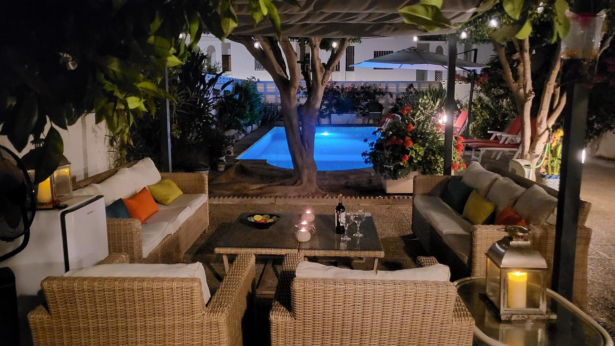 Large Private Pool And Garden Near Ferienhaus Roquetas de Mar
