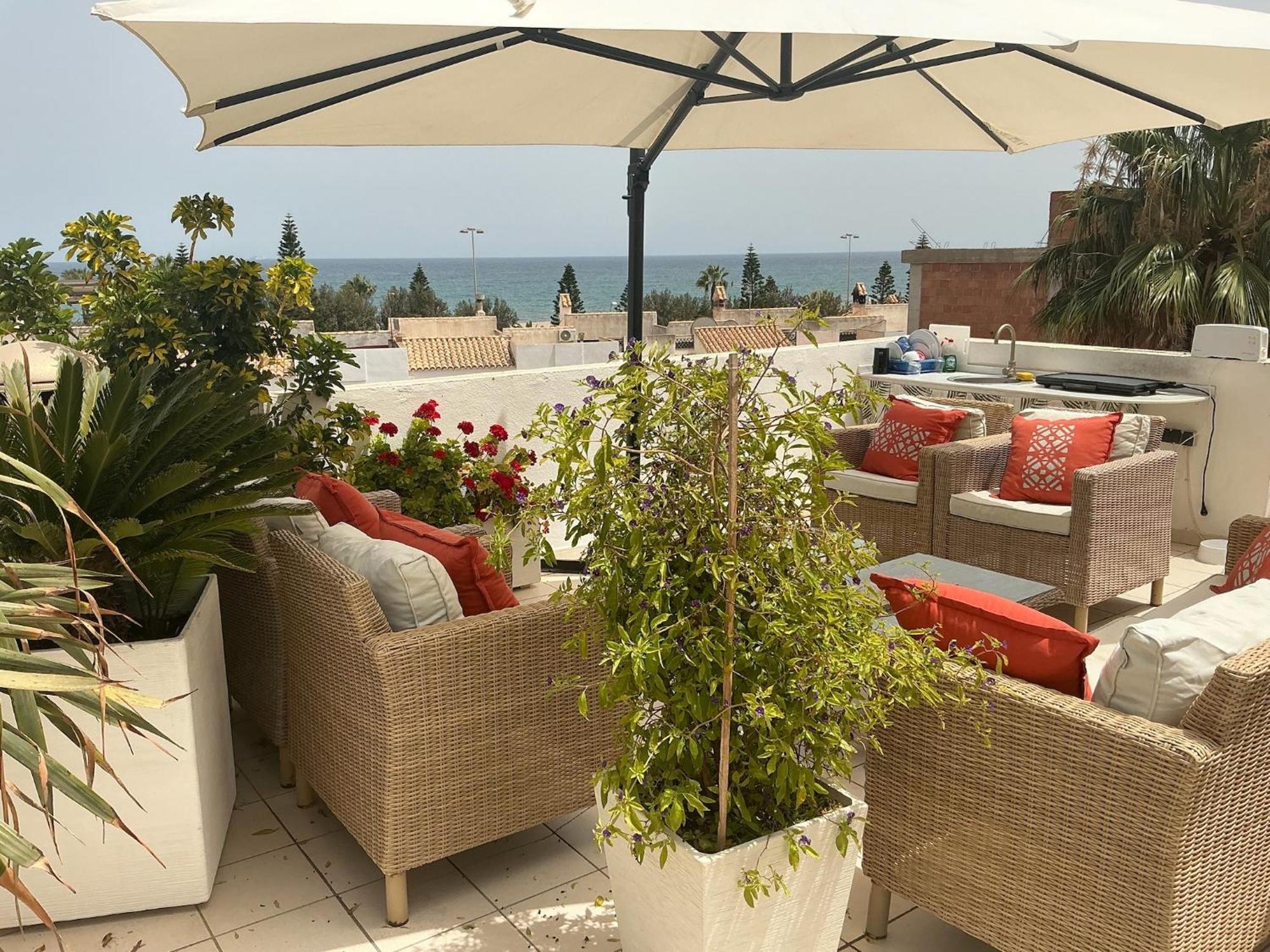 Large Private Pool And Garden Near Dom wakacyjny Roquetas de Mar